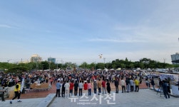 [포토] 사천시민 함께 걸으며 우주항공청 개청 축하 < 생생뉴스 < 스포츠 < 문화/스포츠 < 기사본문 - 뉴스사천 [포토] 사천시민 함께 걸으며... 