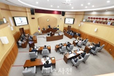 시민 안전 강화하고 기업 활동 지원...사천시의회 정례회 마무리 < 생생뉴스 < 자치/행정 < 기사본문 - 뉴스사천 시민 안전 강화하고 기업 활동... 