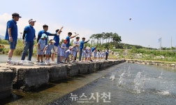 우리 손으로 사천강 살리기... 사천 어린이들의 특별한 환경 수업... 뉴스사천 우리 손으로 사천강 살리기... 사천 어린이들의 특별한 환경 수업