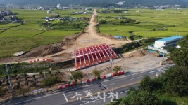 봉남천교 거더 설치 완료 < 생생뉴스 < 사회 < 기사본문 - 뉴스사천 삼천포화력 우회도로 건설 순항... 봉남천교 거더 설치 완료