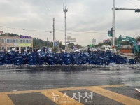 축동면 배춘삼거리 한때 아수라장  < 사건 / 사고 < 사회 < 기사본문... 뉴스사천 화물차량서 맥주병이 와르르... 축동면 배춘삼거리 한때 아수라장 