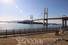 해안공원·게스트하우스·북카페···도시재생 대방마을 변화는? < 생생뉴스 < 자치/행정 < 기사본문 - 뉴스사천 해안공원·게스트하우스·북카페... 