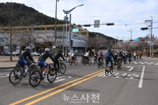 제17회 사천시장배 산악자전거 대회 열려 < 생생뉴스 < 스포츠 < 문화/스포츠 < 기사본문 - 뉴스사천 제17회 사천시장배 산악자전거 대회 열려