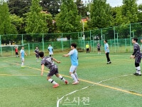 사천 근로자 200여 명, 풋살로 화합 다져 < 생생뉴스 < 사회 < 기사본문 - 뉴스사천 사천 근로자 200여 명, 풋살로 화합 다져