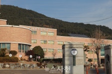 인구 감소로 소멸 위기 가속화···삼천포초-대방초 합친다 < 생생뉴스 < 교육 < 기사본문 - 뉴스사천 인구 감소로 소멸 위기 가속화···삼천포초... 