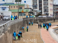벌용동, 설맞이 삼천포천 환경정비 나서 < 생생뉴스 < 사회 < 기사본문 - 뉴스사천 벌용동, 설맞이 삼천포천 환경정비 나서
