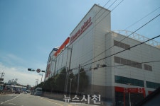 홈플러스 삼천포점 결국 폐점 결정···지역경제 악영향 불가피... 뉴스사천 홈플러스 삼천포점 결국 폐점 결정···지역경제 악영향 불가피