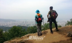 산림청, 구름모자처럼 연결된 한라산둘레길 국가숲길 지정... 산림청, 구름모자처럼 연결된 한라산둘레길 국가숲길 지정 - 제주환경일보