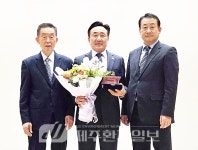 양경호 제주도의원, ‘2025 지방자치 의정대상’ 수상 쾌거 < 도의회 < 지역뉴스 < 기사본문 - 제주환경일보 양경호 제주도의원, ‘2025... 