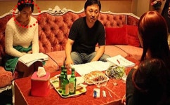노래방 도우미 첫날 그만두게 된 여대생의 안타까운 사연은? < 사회... 노래방 도우미 첫날 그만두게 된 여대생의 안타까운 사연은?