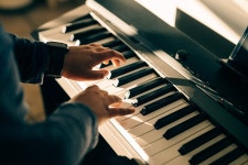 Piano Cinematic Playing - Free photo on Pixabay