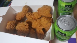 지에스치킨 밑에 글보고 시켰네요 ㅋ 쌉니다 - 뽐뿌:자유게시판 지에스치킨 밑에 글보고 시켰네요 ㅋ 쌉니다