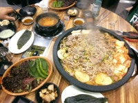 동네에 오리구이집 새로 생겨서 맛본 생오리 로스구이 - 뽐뿌:자유게시판 동네에 오리구이집 새로 생겨서 맛본 생오리 로스구이