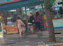 편의점 샛별이 응징하러 가는 누나들.jpg - 뽐뿌:자유게시판 편의점 샛별이 응징하러 가는 누나들.jpg