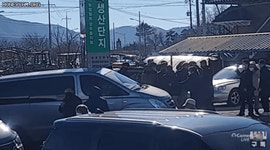 윤석열 지지자 이재명 후보에 계란투척 - 뽐뿌:정치자유게시판 윤석열 지지자 이재명 후보에 계란투척