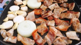 텃밭일하고 마당에서 삼겹살 한점~ - 뽐뿌:자유게시판 텃밭일하고 마당에서 삼겹살 한점~