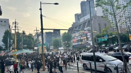 현재 서이초 앞 상황이에요 - 뽐뿌:자유게시판 현재 서이초 앞 상황이에요