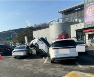 펌) 실시간 만남의광장 휴게소 근황.jpg - 뽐뿌:자유게시판  펌) 실시간 만남의광장 휴게소 근황.jpg