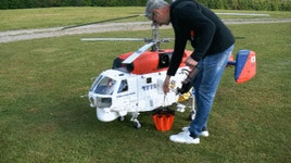 미국 RC 동호회에 나타난 한국헬기.gif - 뽐뿌:자유게시판 미국 RC 동호회에 나타난 한국헬기.gif