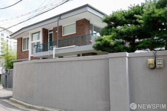 한덕수 자택 압수수색 사진 - 뽐뿌:자유게시판 한덕수 자택 압수수색 사진