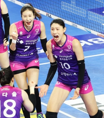 시련도 막지 못한 우승, 15시즌 만의 왕좌에 오른 '배구 여제' 김연경[SS현장] - 뽐뿌:스포츠뉴스 시련도 막지 못한 우승, 15시즌 만의 왕좌에...