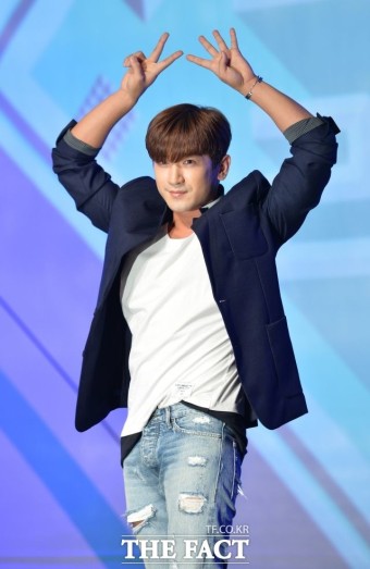 '졸음운전' 트럭, 신화 이민우 차량 추돌 