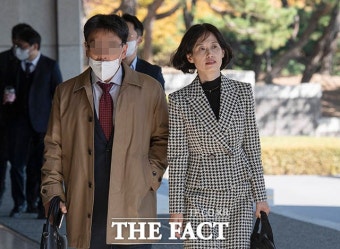 '윤석열 감찰 의혹' 검찰 출석하는 박은정 검사 [TF사진관] - 뽐뿌:사회/문화뉴스  '윤석열 감찰 의혹' 검찰 출석하는 박은정 검사 [TF사진관]