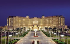 다닌다, 리츠-칼튼 호텔(Ritz-Carlton Hotel) 그들은 언제나 크레도를 품고 다닌다, 리츠-칼튼 호텔(Ritz-Carlton Hotel) | 프레스티지고릴라