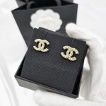 (오늘출고)샤넬 CC 귀걸이 메탈 진주 크리스탈 이어링 A64766 - 리본즈(REEBONZ)