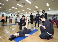 [화제 | 스포츠클라이밍 선수들 국민대 재활 현장] “재활 트레이닝으로 몸을 교정해 드립니다” < 마운틴뉴스 < 산사람&산뉴스 < 기사본문 - 월간산... 