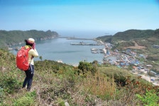 근대문화유산 어청도 등대, 수석 같은 농배섬이 있는 ‘어청... 근대문화유산 어청도 등대, 수석 같은 농배섬이 있는 ‘어청 파라다이스’