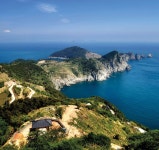 [봄맞이 산행 코스가이드｜②연화도 연화봉] 한겨울에도 따스한 남쪽 바다의 孤島 < 봄 산행 < 이 달의 산 < 기사본문 - 월간산 [봄맞이 산행... 