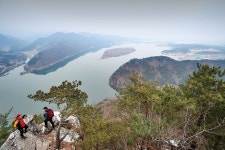 [고속도로휴게소 주변 산 & 여행지ㅣ춘천휴게소ㅣ③ 드름산 가이드] 삼악산과 춘천호반 전망 좋은 수더분한 산길 < Season Special < 테마산행... 