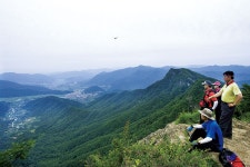[고속도로휴게소 주변 산 & 여행지ㅣ문경휴게소(창원 방향)ㅣ③주흘산 가이드] 하늘을 찌를 듯 솟구친 문경의 진산 < Season Special < 테마산행... 