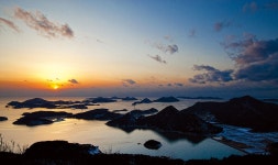 [한반도 낙조산행 가이드 10선 ③군산 신시도 대각산] 신선도 취해... ③군산 신시도 대각산] 신선도 취해 버린 고군산군도의 황홀한... 