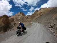 [해외 여행ㅣ막강 장딴지 부부의 히말라야 자전거 여행] 카메라 잃고 신발도 잃을 뻔했으나, 포기할 수 없었다 < 해외 < 기사본문 - 월간산 [해외... 