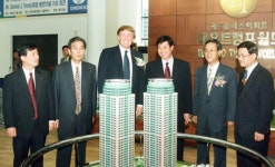 ‘트럼프월드’로 맺어진 트럼프·대우건설 인연 화제 < 건설 < 부동산 < 기사본문 - 시사저널e ‘트럼프월드’로 맺어진 트럼프·대우건설 인연... 