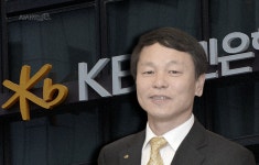KB국민은행 2인자에 이홍 부행장 급부상 < 은행 < 금융 < 기사본문 - 시사저널e KB국민은행 2인자에 이홍 부행장 급부상 - 시사저널e