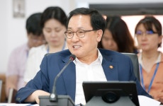 우체국 택배원·집배원 2000여명 공무원 전환 추진 < 국제·사회... 시사저널e 우체국 택배원·집배원 2000여명 공무원 전환 추진 - 시사저널e