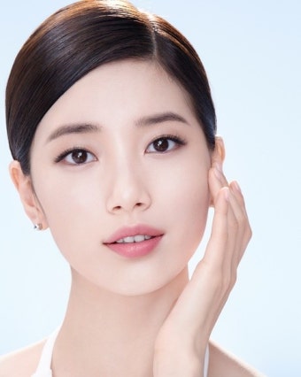 수지, 광채피부 돋보이는 랑콤 에센스 화보 < 뷰티 < 뷰티패션 < 기사본문 - 싱글리스트 수지, 광채피부 돋보이는 랑콤 에센스 화보