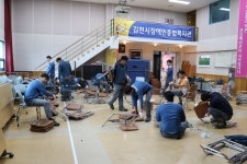 코오롱 계열사, 김천시에서 직원 봉사활동 실천 < 사회복지 < 뉴스 < 기사본문 - 소셜포커스(socialfocus) 코오롱 계열사, 김천시에서 직원... 
