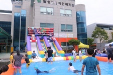 달성군장애인복지관, 지역 내 아동을 위한 물놀이장 개장... (socialfocus) 달성군장애인복지관, 지역 내 아동을 위한 물놀이장 개장... 