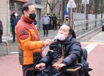 신아재활원 76명 집단감염 그 후... 3일만에 돌아간 시설 < 사회... (socialfocus) 신아재활원 76명 집단감염 그 후... 3일만에 돌아간... 