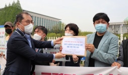 난청인 더 늘어난다!… 보청기 관련 법 개정 촉구 < 사회 < 뉴스 < 기사본문 - 소셜포커스(socialfocus) 난청인 더 늘어난다!… 보청기... 