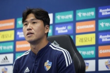 [은퇴 기자회견] 떠나는 ‘호랑이 척추’ 이호, “홍명보 감독님처럼... 떠나는 ‘호랑이 척추’ 이호, “홍명보 감독님처럼 되는 게 꿈”