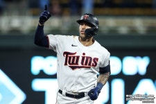 다저스, 과거의 적과 만날까…대형 유격수 코레아 영입 관심 < MLB... 스포탈코리아 다저스, 과거의 적과 만날까…대형 유격수 코레아 영입 관심