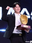 '2000년생 최초 홈런왕' 노시환, 동료 선수들이 뽑은 '올해의 선수' 선정 < KBO < 국내야구 < 야구 < 기사본문 - 스포탈코리아 '2000년생 최초... 