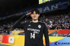 [현장핫피플] ‘입대 전 마지막 ACL’ 울산 이동경, 클럽 월드컵 이어... ‘입대 전 마지막 ACL’ 울산 이동경, 클럽 월드컵 이어 亞 결승 티켓 쏜다