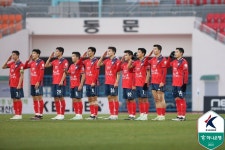 [K리그1 7R] 이동경 미친 활약→김승섭·유강현 골 김천, 대구에 2-0 신승…단독 2위 수성 < K1,K2 < 국내축구 < 축구 < 기사본문... 
