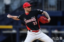 KIA, 네일 이어 올러와도 재계약…카스트로·데일 영입해 외인 구성... KIA, 네일 이어 올러와도 재계약…카스트로·데일 영입해 외인 구성 완료